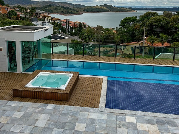 Escarpas do Lago