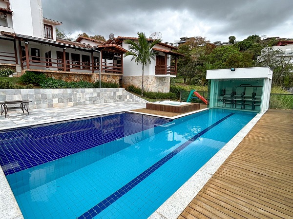 Escarpas do Lago
